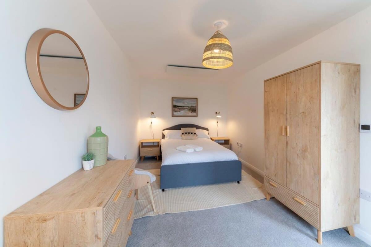 Contemporary 1 Bedroom Apartment In Ashford Ашфорд Екстер'єр фото